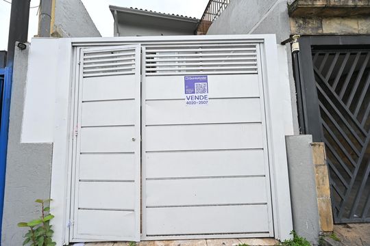 Fachada de casa à venda com 2 quartos, 75m² em Vila da Saúde, São Paulo