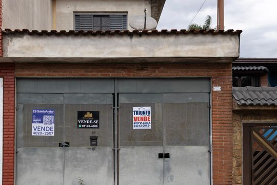 Fachada de casa à venda com 2 quartos, 166m² em Parque Sao Vicente, Mauá