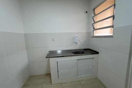 Cozinha de apartamento para alugar com 1 quarto, 55m² em Todos Os Santos, Rio de Janeiro