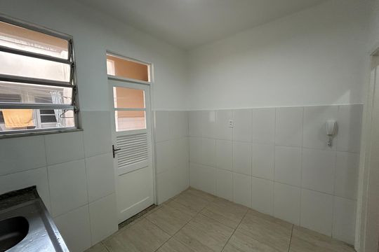 Cozinha de apartamento para alugar com 1 quarto, 55m² em Todos Os Santos, Rio de Janeiro