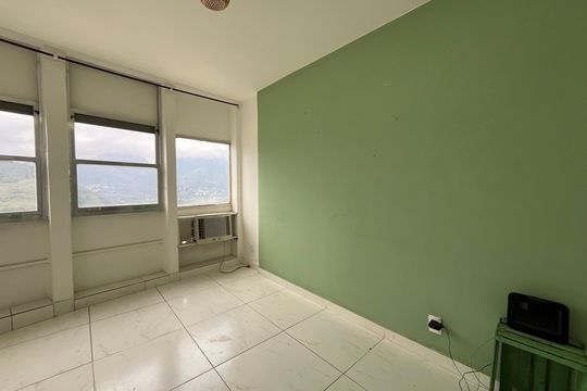 Sala de apartamento para alugar com 2 quartos, 72m² em Barra da Tijuca, Rio de Janeiro