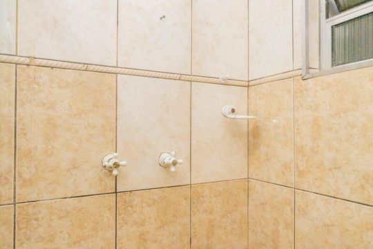 Banheiro de casa para alugar com 1 quarto, 50m² em Interlagos, São Paulo