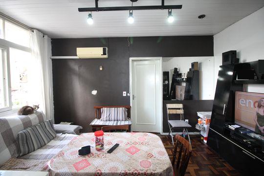 Apartamento à venda com 1 quarto, 52m² em Floresta, Porto Alegre