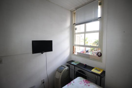 Quarto 1 de apartamento à venda com 1 quarto, 52m² em Floresta, Porto Alegre