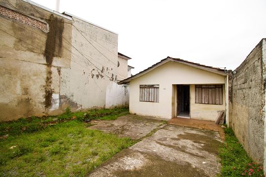 Casa de casa à venda com 1 quarto, 305m² em Cajuru, Curitiba