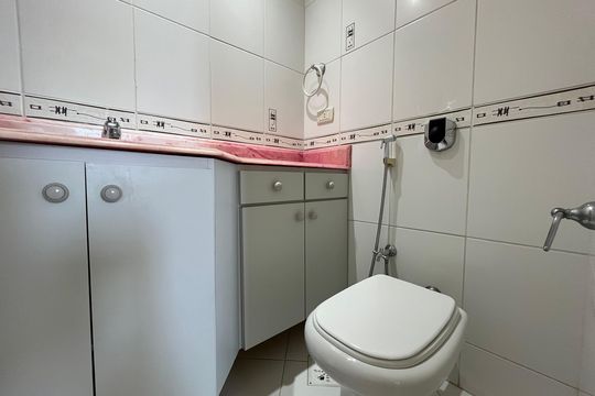 Banheiro Suíte  de apartamento para alugar com 2 quartos, 73m² em Barra da Tijuca, Rio de Janeiro