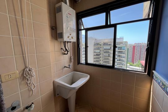 Área de Serviço de apartamento para alugar com 2 quartos, 73m² em Barra da Tijuca, Rio de Janeiro