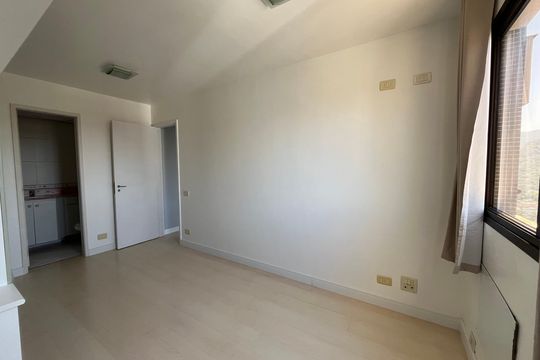 Quarto Suíte de apartamento para alugar com 2 quartos, 73m² em Barra da Tijuca, Rio de Janeiro