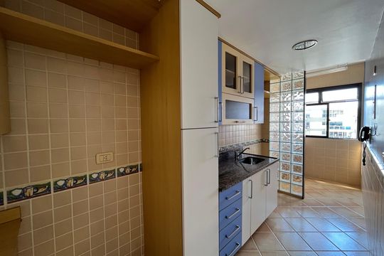 Cozinha de apartamento para alugar com 2 quartos, 73m² em Barra da Tijuca, Rio de Janeiro