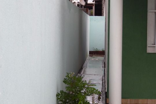 Corredor de casa para alugar com 2 quartos, 80m² em Pedra de Guaratiba, Rio de Janeiro