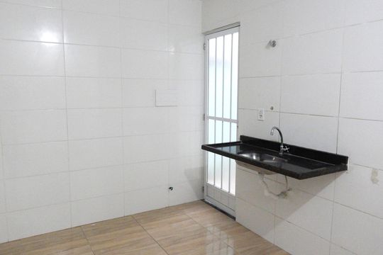 Cozinha de casa para alugar com 2 quartos, 80m² em Pedra de Guaratiba, Rio de Janeiro