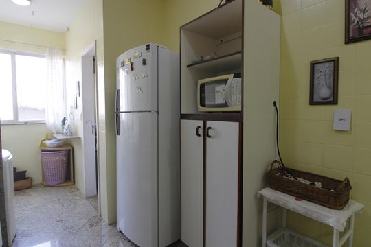 Cozinha de apartamento para alugar com 3 quartos, 110m² em Passagem, Cabo Frio