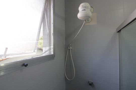 Banheiro Social de apartamento para alugar com 3 quartos, 110m² em Passagem, Cabo Frio