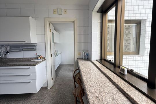 Apartamento para alugar com 4 quartos, 330m² em Santa Cecilia, São Paulo