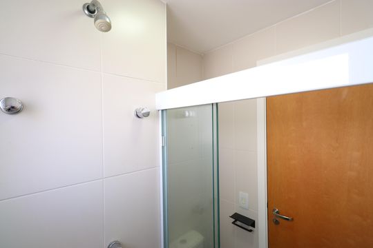 Banheiro  de apartamento para alugar com 1 quarto, 43m² em Sumarezinho, São Paulo