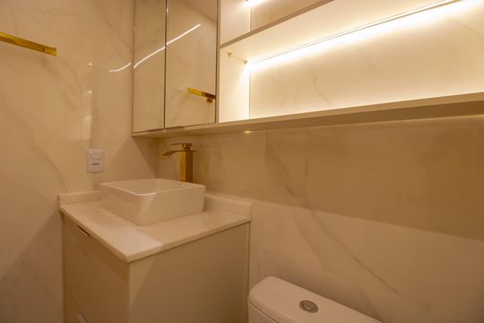 Banheiro de kitnet/studio para alugar com 1 quarto, 25m² em Vila Olímpia, São Paulo