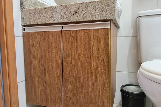 Banheiro - armário de apartamento para alugar com 2 quartos, 55m² em Santos Dumont, Juiz de Fora