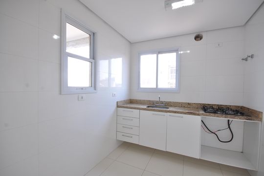 Cozinha de apartamento à venda com 2 quartos, 55m² em Parada Inglesa, São Paulo
