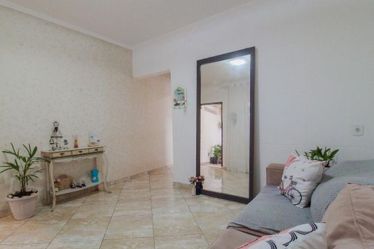 Sala 1 de casa para alugar com 2 quartos, 150m² em Vila Falchi, Mauá