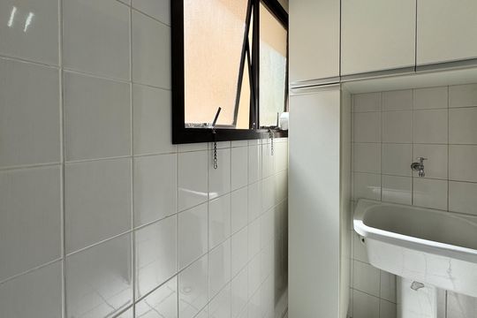 Área de Serviço de apartamento para alugar com 3 quartos, 90m² em Santa Terezinha, São Bernardo do Campo