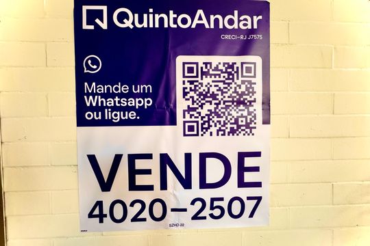 Placa de apartamento à venda com 2 quartos, 82m² em Laranjeiras, Rio de Janeiro