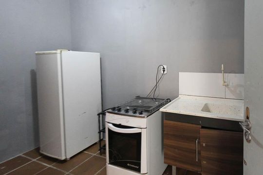 Edícula - Cozinha de casa à venda com 2 quartos, 128m² em Conjunto Habitacional Marechal Mascarenhas de Morais, São Paulo
