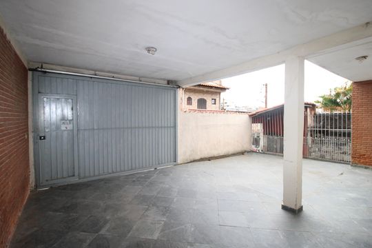 Garagem de casa à venda com 3 quartos, 118m² em Itaquera, São Paulo
