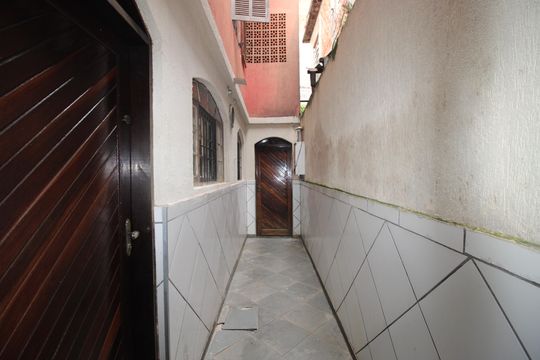 Corredor lateral de casa à venda com 3 quartos, 118m² em Itaquera, São Paulo