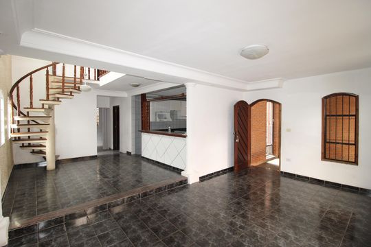 Casa à venda com 3 quartos, 118m² em Itaquera, São Paulo