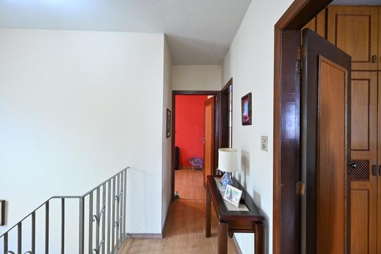 Corredor de casa à venda com 4 quartos, 265m² em Jardim Eliza, São Paulo