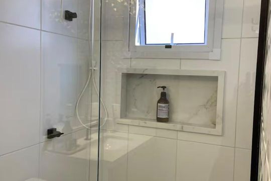 Banheiro de apartamento à venda com 1 quarto, 25m² em Jardim Paulista, São Paulo
