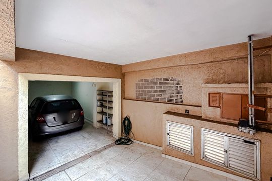 Garagem de casa para alugar com 3 quartos, 240m² em Jardim da Gloria, São Paulo