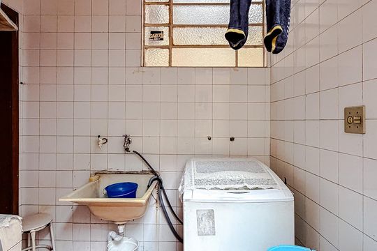 Área externa de casa para alugar com 3 quartos, 240m² em Jardim da Gloria, São Paulo
