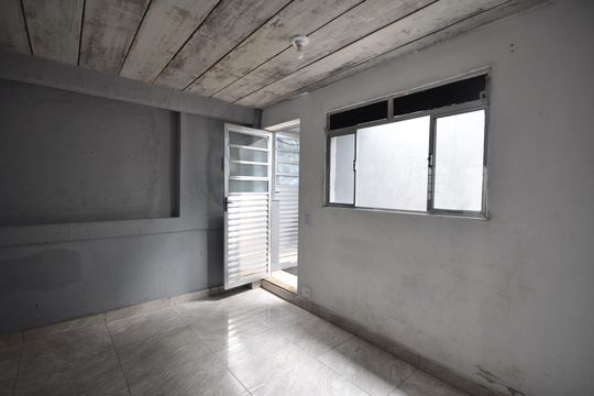 Quarto/Sala de casa para alugar com 1 quarto, 25m² em Parque Casa de Pedra, São Paulo
