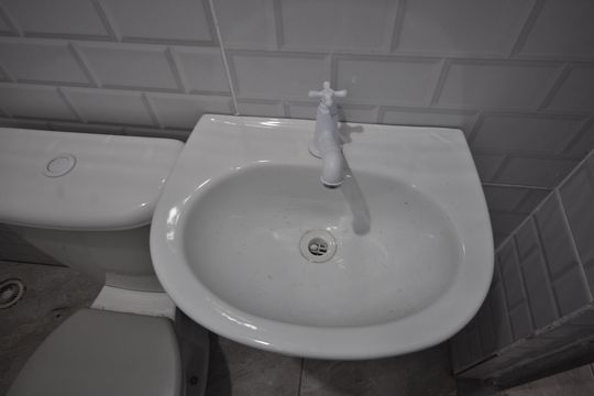 Banheiro de casa para alugar com 1 quarto, 25m² em Parque Casa de Pedra, São Paulo
