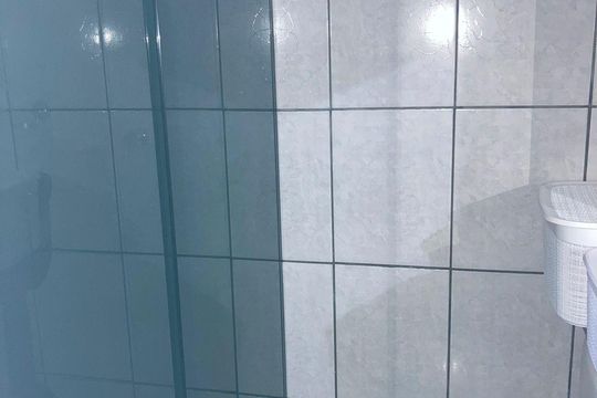 Banheiro 3 de casa à venda com 3 quartos, 65m² em Jardim Adriana, Guarulhos