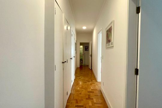 Corredor de apartamento para alugar com 4 quartos, 238m² em Cerqueira César, São Paulo