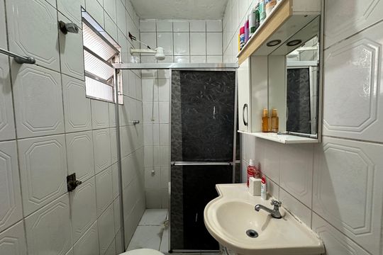 Banheiro de casa para alugar com 2 quartos, 110m² em Jardim do Líbano, Barueri