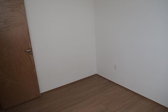 Apartamento à venda com 2 quartos, 38m² em Vila Mutirao I, Goiânia