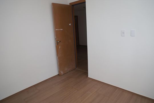 Apartamento à venda com 2 quartos, 38m² em Vila Mutirao I, Goiânia