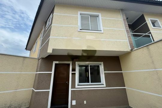 Casa à venda com 3 quartos, 90m² em Jardim Sabara, São Paulo