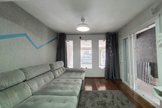 Casa à venda com 3 quartos, 220m² em Vila Camilópolis, Santo André