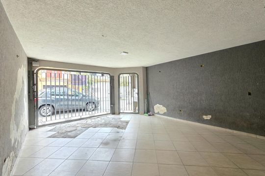 Garagem de casa à venda com 3 quartos, 220m² em Vila Camilópolis, Santo André