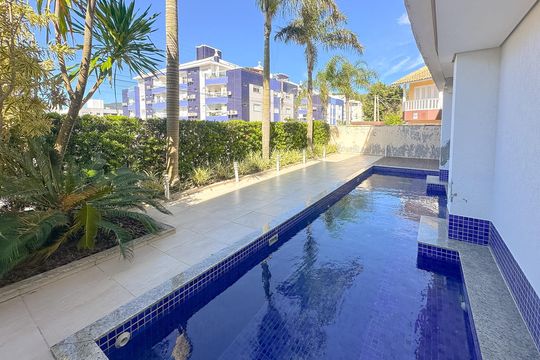 Área comum - Piscina de apartamento para alugar com 2 quartos, 92m² em Ingleses do Rio Vermelho, Florianópolis