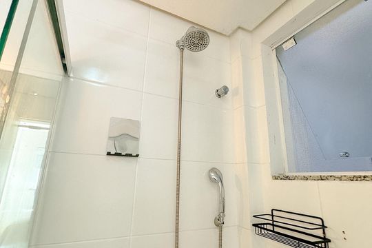 Banheiro da Suíte de apartamento para alugar com 2 quartos, 92m² em Ingleses do Rio Vermelho, Florianópolis