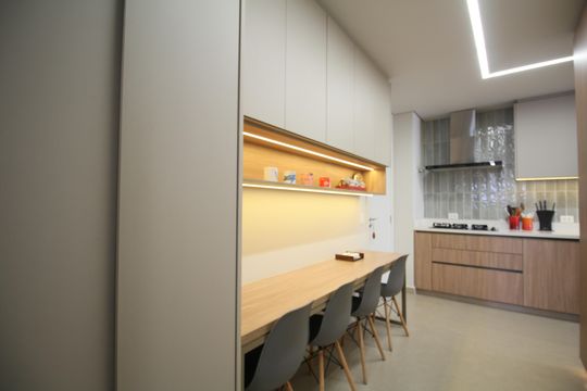 Cozinha de apartamento à venda com 4 quartos, 186m² em Real Parque, São Paulo