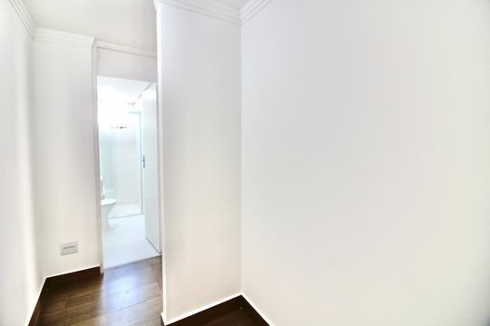 Corredor de apartamento para alugar com 3 quartos, 66m² em Jardim Aurora (zona Leste), São Paulo