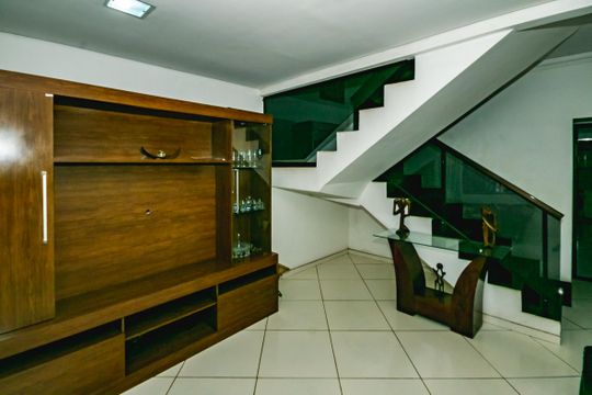 Sala de casa à venda com 3 quartos, 131m² em Planalto, Belo Horizonte
