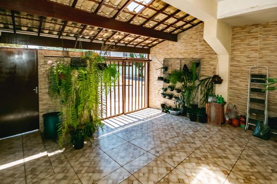 Garagem de casa à venda com 3 quartos, 131m² em Planalto, Belo Horizonte