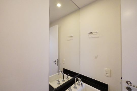 Banheiro de apartamento para alugar com 2 quartos, 52m² em Vila Mariana, São Paulo